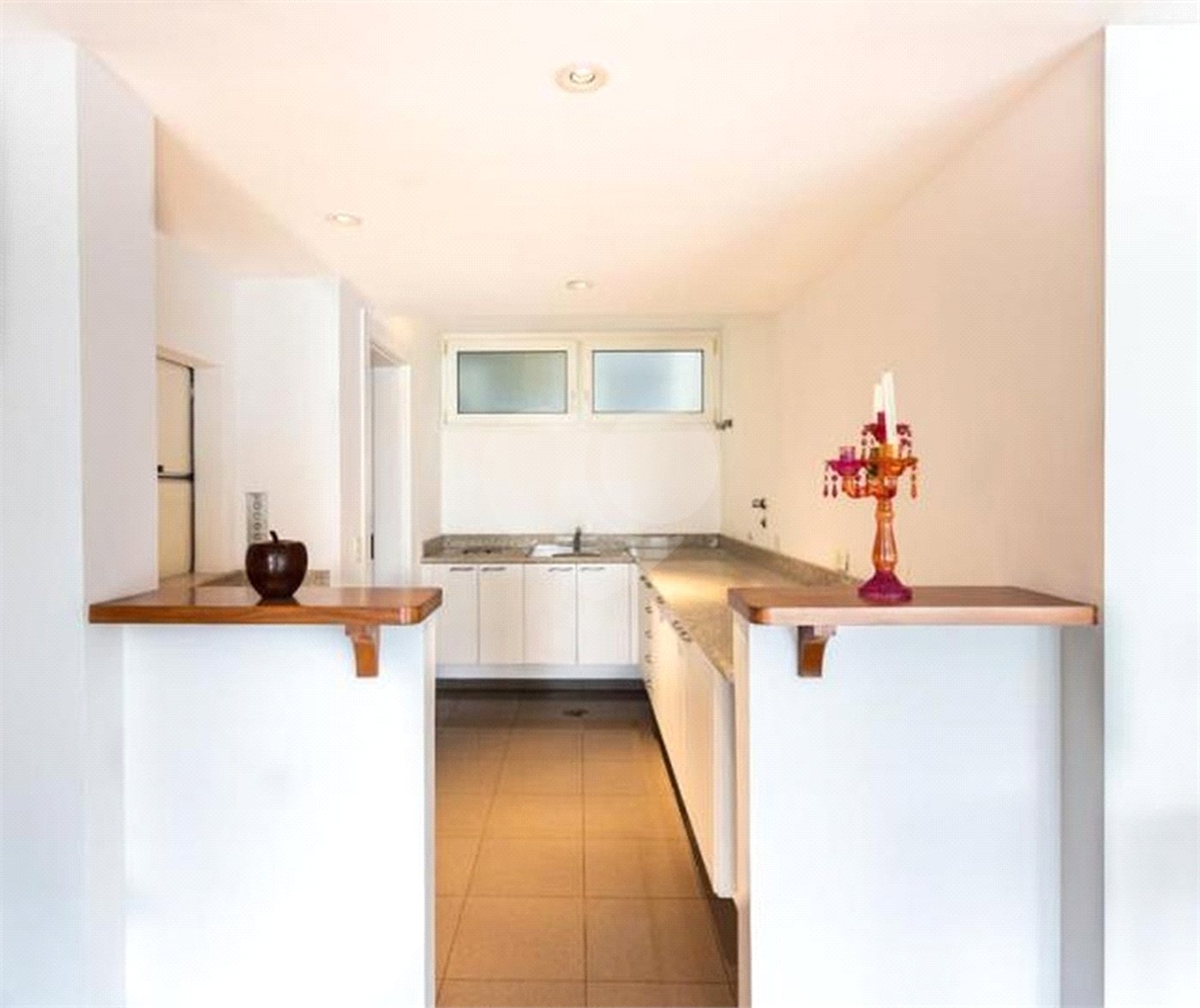 Casa à venda com 6 suítes no condomínio Vitória Régia, São Paulo - SP