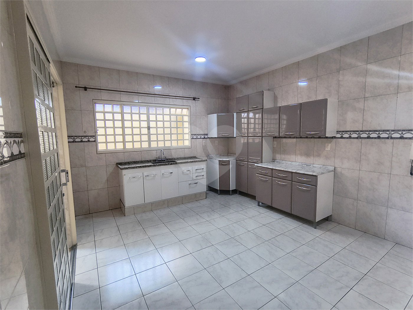 Casa à venda com 3 quartos, sendo 1 suíte,  em Jardim Jequitibá, Indaiatuba, SP