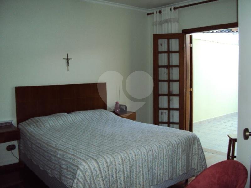 Sobrado à venda com 4 quartos, sendo 2 suítes, em Jardim Peri Peri, São Paulo, SP
