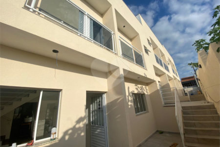 Casa para alugar com 2 suítes no condomínio Residencial Vila Amélia, Poá - SP