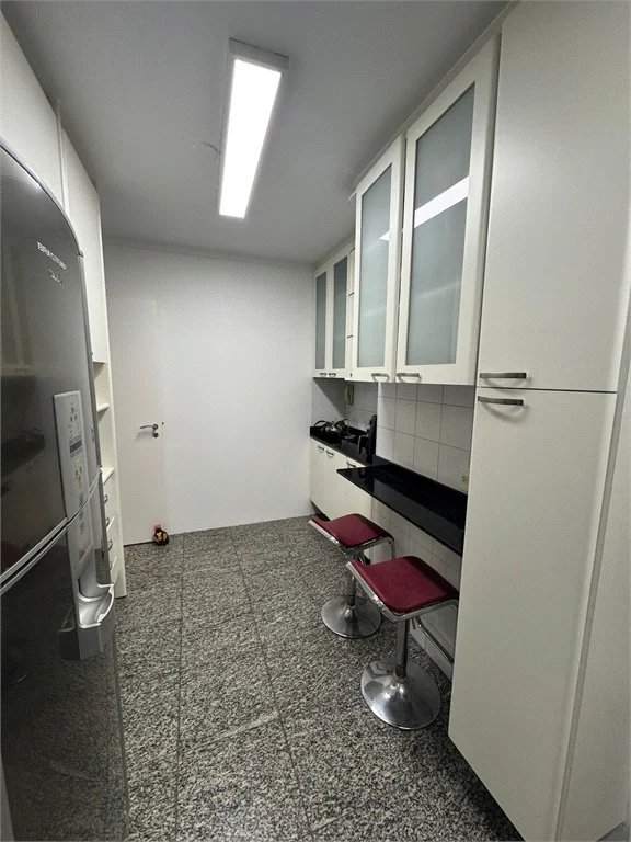 Apartamento à venda com 3 suítes em Vila Suzana, São Paulo, SP