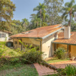 Casa à venda com 6 quartos, sendo 2 suítes, no condomínio Chácara Flora, São Paulo - SP