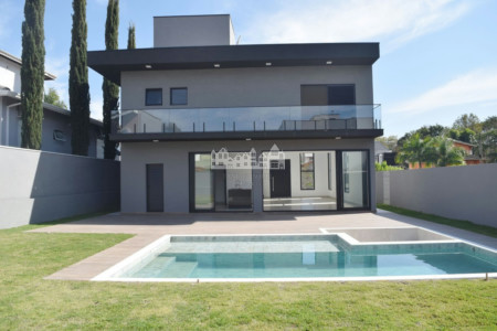Casa à venda com 4 suítes no condomínio Figueira Garden, Atibaia - SP