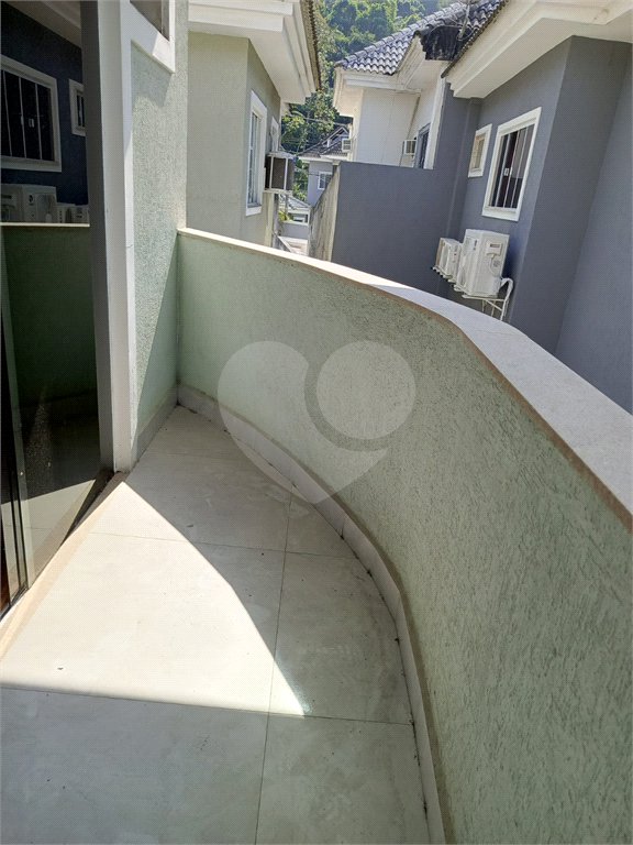 Casa à venda com 4 quartos, sendo 1 suíte, no condomínio Atlantico Sul, Rio de Janeiro - RJ