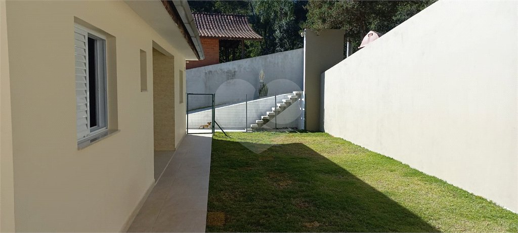 Casa à venda com 3 quartos, sendo 1 suíte, no condomínio Sausalito, Mairiporã - SP