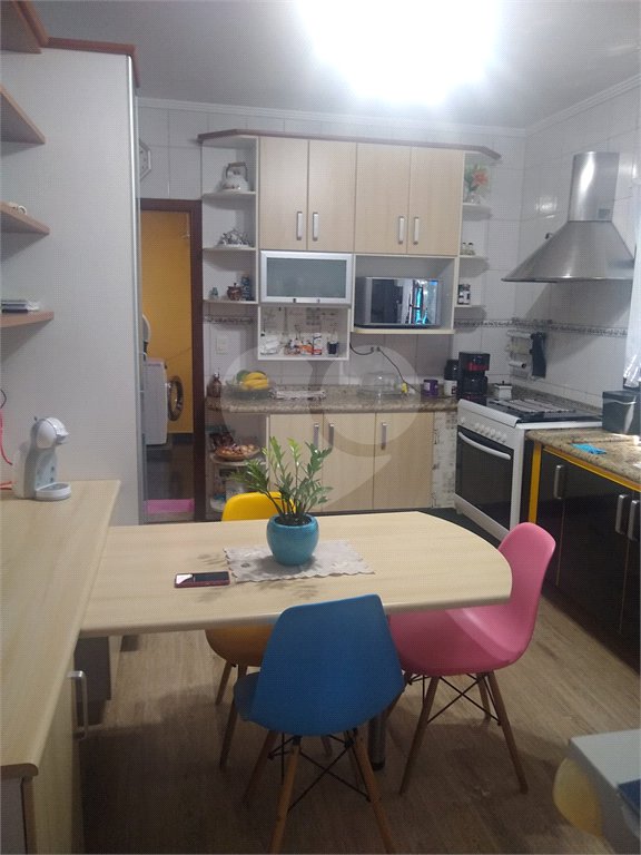Sobrado à venda com 3 quartos, sendo 1 suíte,  em Vila do Castelo, São Paulo, SP