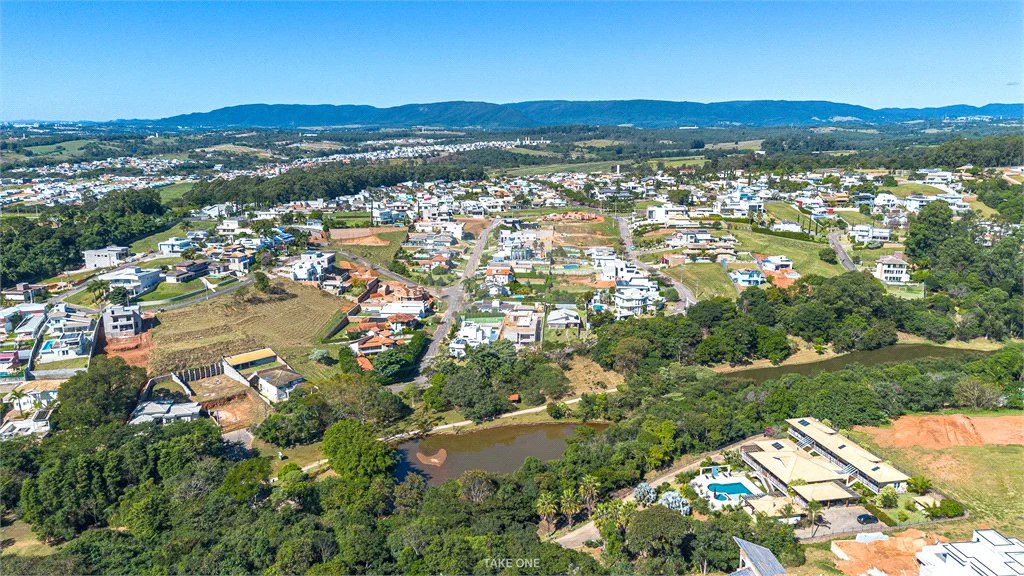 Casa à venda com 4 suítes no condomínio Residencial dos Lagos, Itupeva - SP
