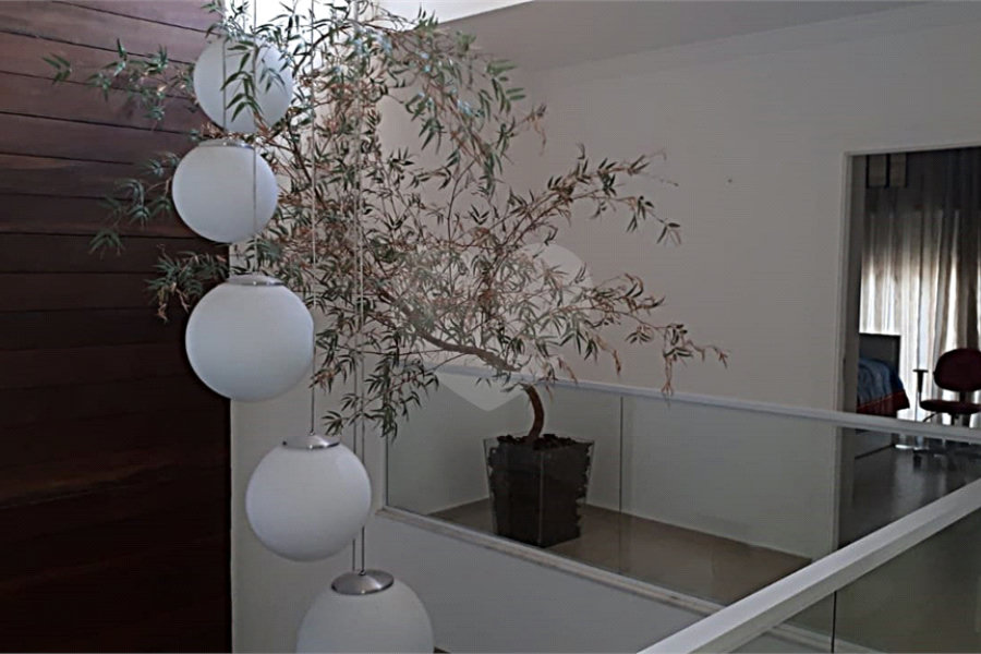 Casa à venda com 4 quartos, sendo 2 suítes, no condomínio Cond Residencial Villagio da Serra, São Paulo - SP
