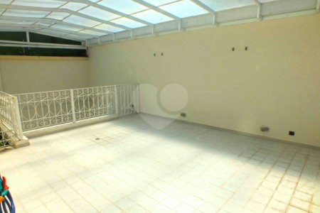 Casa à venda com 5 suítes no condomínio Vilaggio Monte Alegre, São Paulo - SP