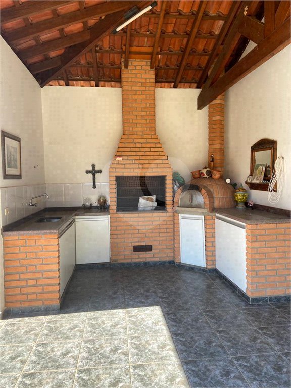 Casa à venda com 4 quartos, sendo 2 suítes, no condomínio Monte Belo, Salto - SP