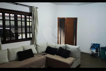 Sobrado à venda com 3 quartos, sendo 1 suíte,  em Jardim Santa Júlia, São José dos Campos, SP