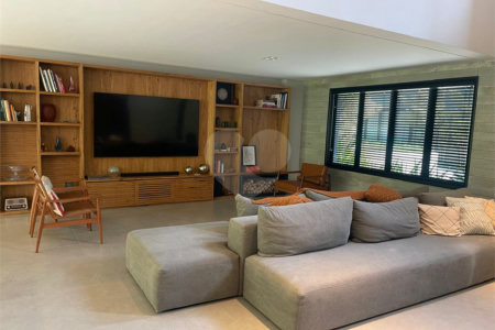 Casa à venda com 3 suítes no condomínio Reserva 8, São Paulo - SP