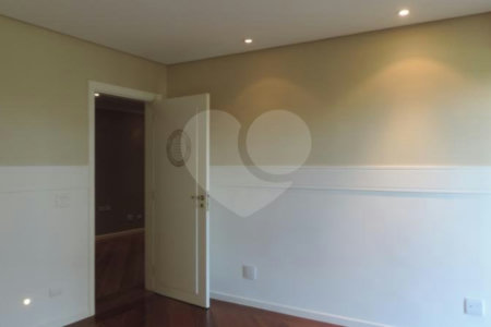 Apartamento à venda com 3 suítes em Jardim Marajoara, São Paulo, SP