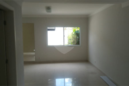 Casa à venda com 4 quartos, sendo 2 suítes, no condomínio Vila D'amalfi, Sorocaba - SP