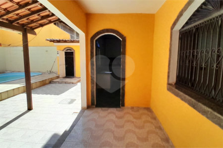 Casa à venda com 3 quartos, sendo 1 suíte, em Campo Grande, Rio de Janeiro, RJ