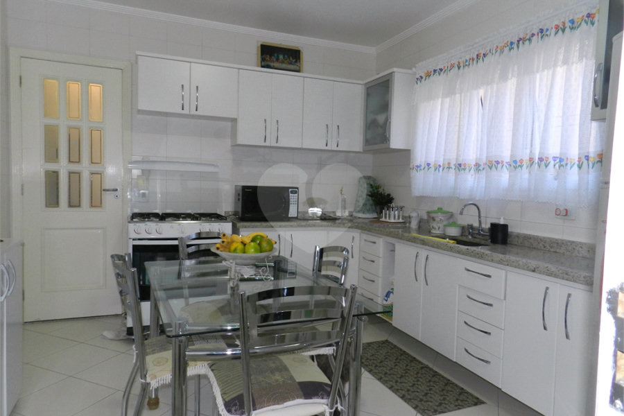 Casa à venda com 3 quartos, sendo 1 suíte, em Parque Vitória, São Paulo, SP