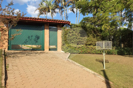 Chácara à venda com 4 quartos, sendo 2 suítes, em Vale dos Pinheiros, Atibaia, SP
