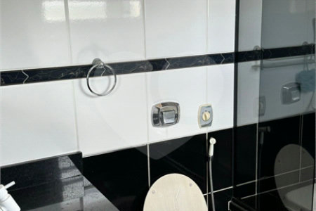 Casa à venda com 8 quartos, sendo 3 suítes,  no condomínio Terras de Santa Rosa, Salto - SP