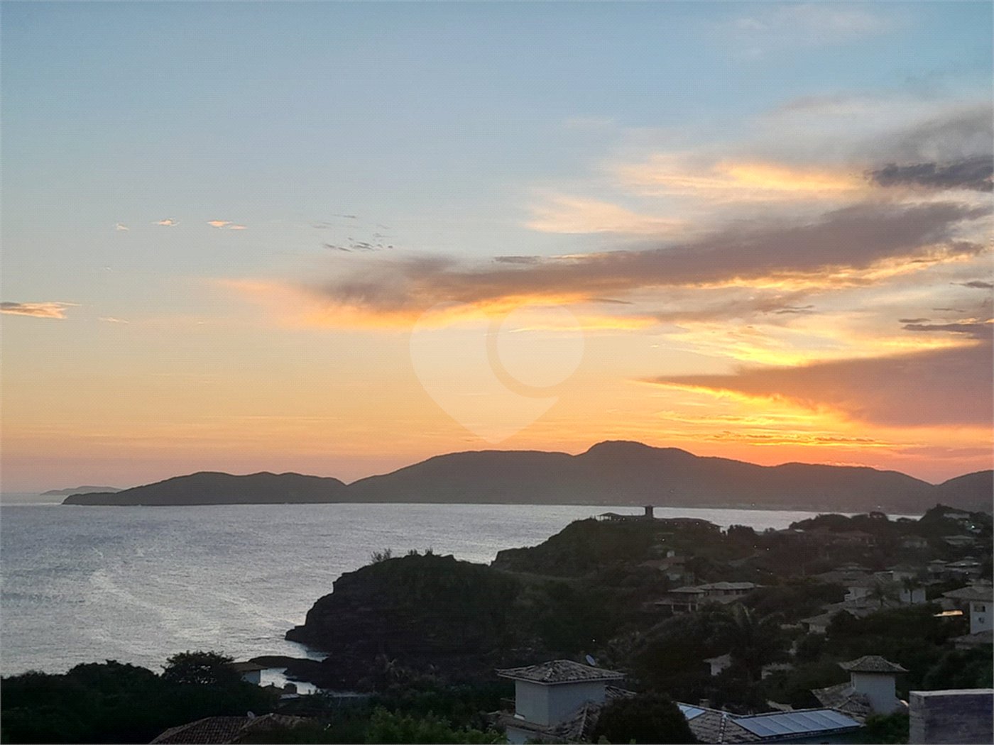 Casa à venda com 4 quartos, sendo 2 suítes,  em Albatroz, Armação dos Búzios, RJ
