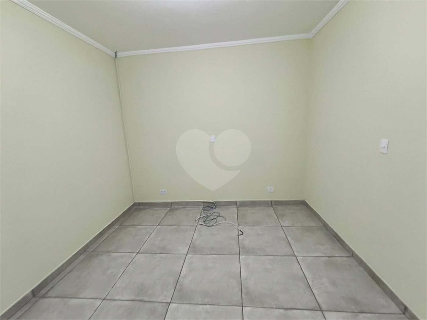 Sobrado à venda com 3 quartos, sendo 1 suíte, em Vila Nivi, São Paulo, SP