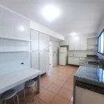 Apartamento Residencial à venda, Pitangueiras, Guarujá - AP0136.