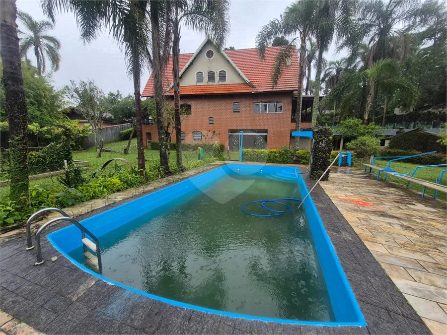 Sobrado à venda ou para alugar com 3 suítes em SERRA DA CANTAREIRA, Mairiporã, SP