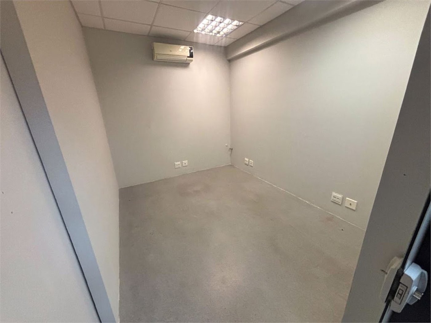 Sala Comercial para venda e locação, Estuário, Santos - SA0057.
