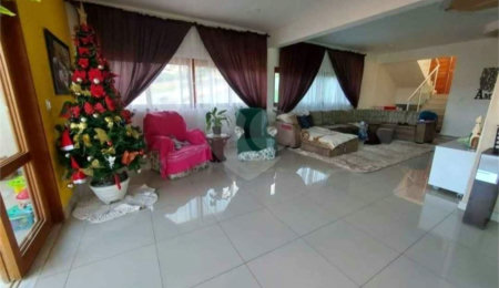 Casa à venda com 4 quartos, sendo 3 suítes, no Centro, Bom Jesus dos Perdões, SP