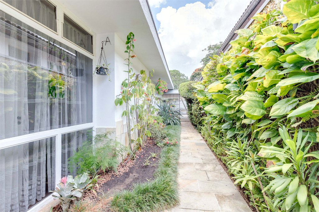 Casa Térrea à venda com 4 quartos, sendo 1 suíte, em Brooklin, São Paulo, SP