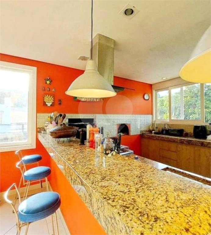 Casa à venda com 3 suítes no condomínio Vale da Santa Fé, Vinhedo - SP