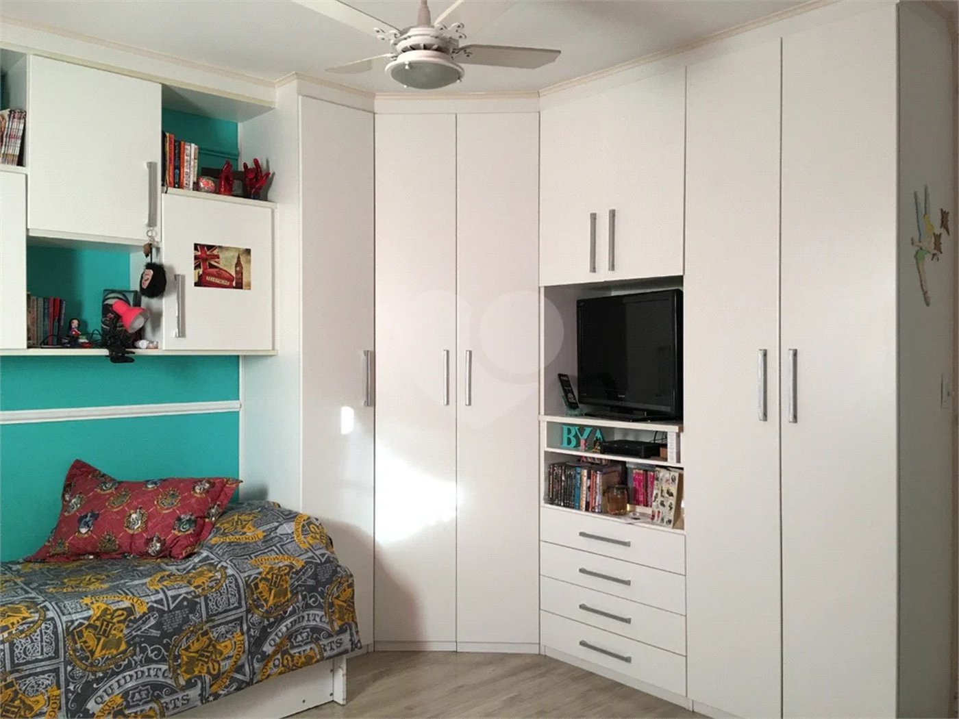 Casa 4 dormitórios, 3 vagas