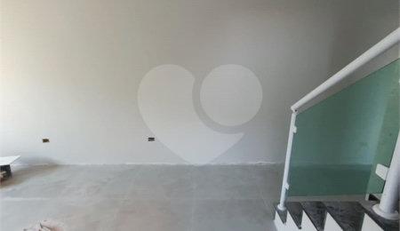 Casa à venda com 3 suítes em Vila Maricy, Guarulhos, SP