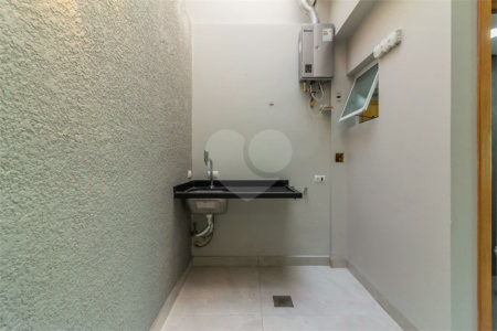 Casa à venda com 3 quartos, sendo 2 suítes,  no condomínio Sagres, São Paulo - SP