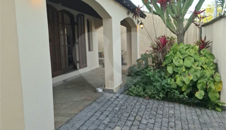 Casa à venda com 3 quartos, sendo 1 suíte,  em Vila Santa Helena, Mogi das Cruzes, SP