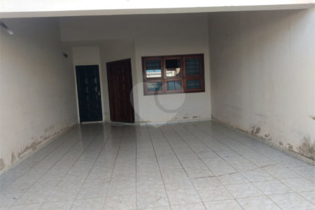 Casa à venda com 3 quartos, sendo 1 suíte,  em Vila Oliveira, Itapetininga, SP
