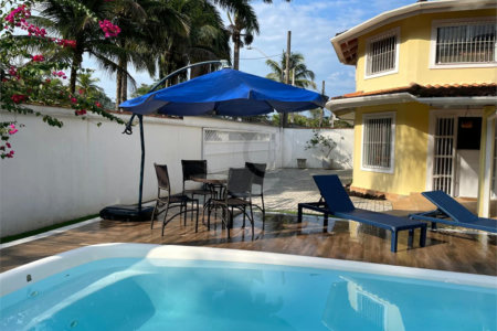 Casa à venda com 3 quartos, sendo 2 suítes,  em Maresias, São Sebastião, SP