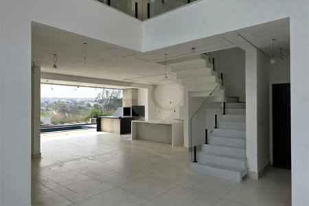 Casa à venda com 4 quartos, sendo 3 suítes, no condomínio Alphaville Nova Esplanada 4, Votorantim - SP