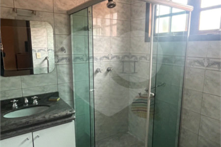 Sobrado à venda ou para alugar com 4 quartos, sendo 2 suítes, em Jardim Terceiro Centenário, Atibaia, SP