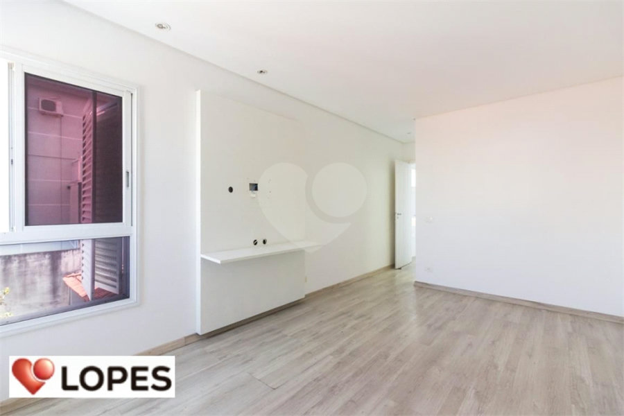 Casa à venda com 3 suítes em Santana, São Paulo, SP