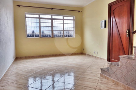 Sobrado à venda com 2 quartos em Parque Vitória, São Paulo, SP