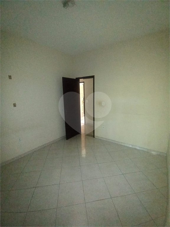 Casa à venda com 2 quartos, sendo 1 suíte, no condomínio River Plate, Rio de Janeiro - RJ