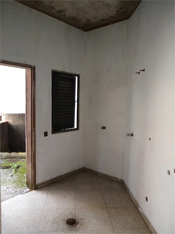 Sobrado à venda com 4 quartos, sendo 3 suítes, em Morumbi, São Paulo, SP