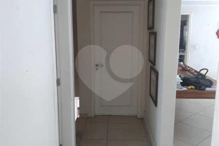 Casa à venda com 6 quartos, sendo 3 suítes, em Jardim Guedala, São Paulo, SP