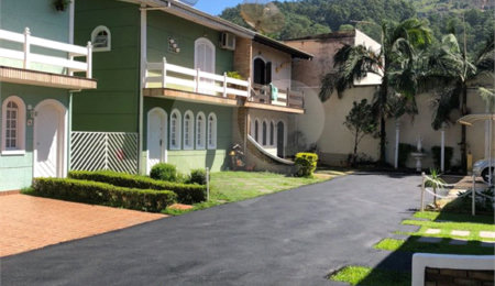 Casa à venda com 3 quartos, sendo 1 suíte, no condomínio Jardim das Pedras, São Paulo - SP