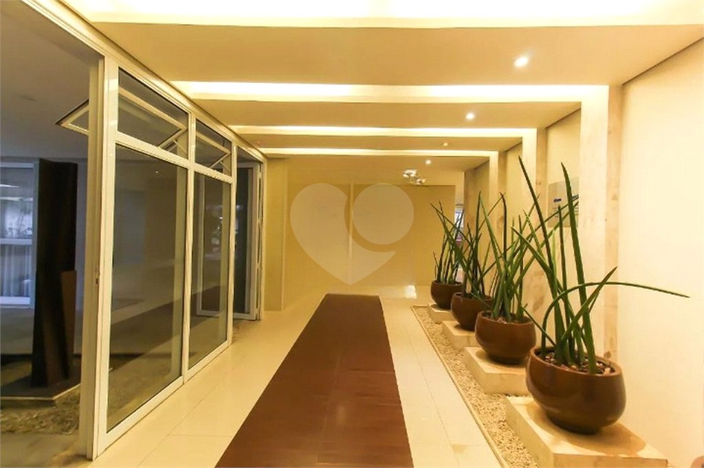 Apartamento disponível para venda | Área Útil : 115m | Área Total 115m | 3 dormitórios | 1 suíte | 4 banheiros | 2 vagas.
