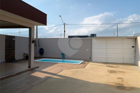 Casa térrea com piscina para venda no Residencial Arcoville