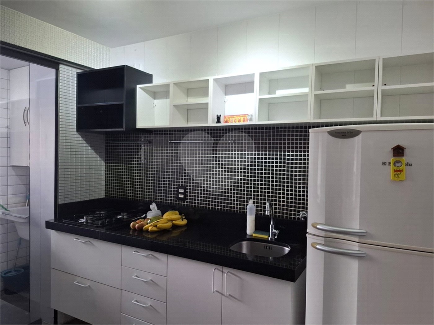 Apartamento moderno e mobiliado, 1 dormitório 1 banheiro, sala de star com varanda, cozinha americana, na Vila Olímpia.