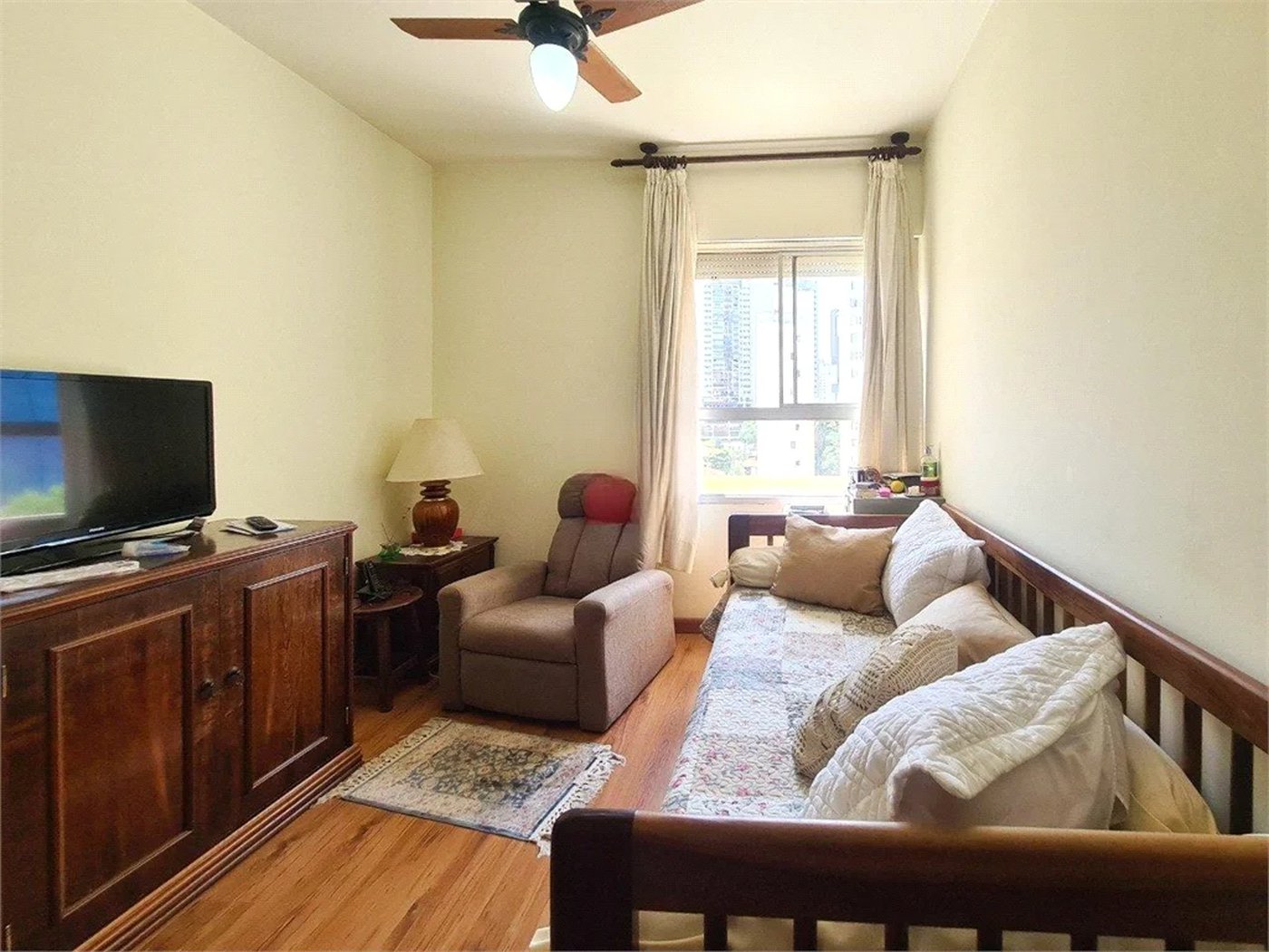 Apartamento à venda com 3 quartos, sendo 1 suíte, em Jardim das Acácias, São Paulo, SP