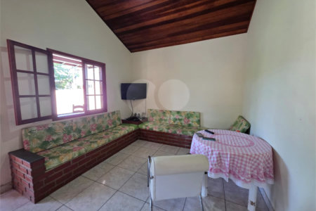 Casa à venda com 2 quartos, sendo 1 suíte, em Tucuns, Armação dos Búzios, RJ