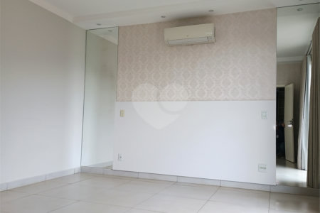 Sobrado à venda com 4 quartos, sendo 1 suíte, em Reserva San Gabriel, Ribeirão Preto, SP